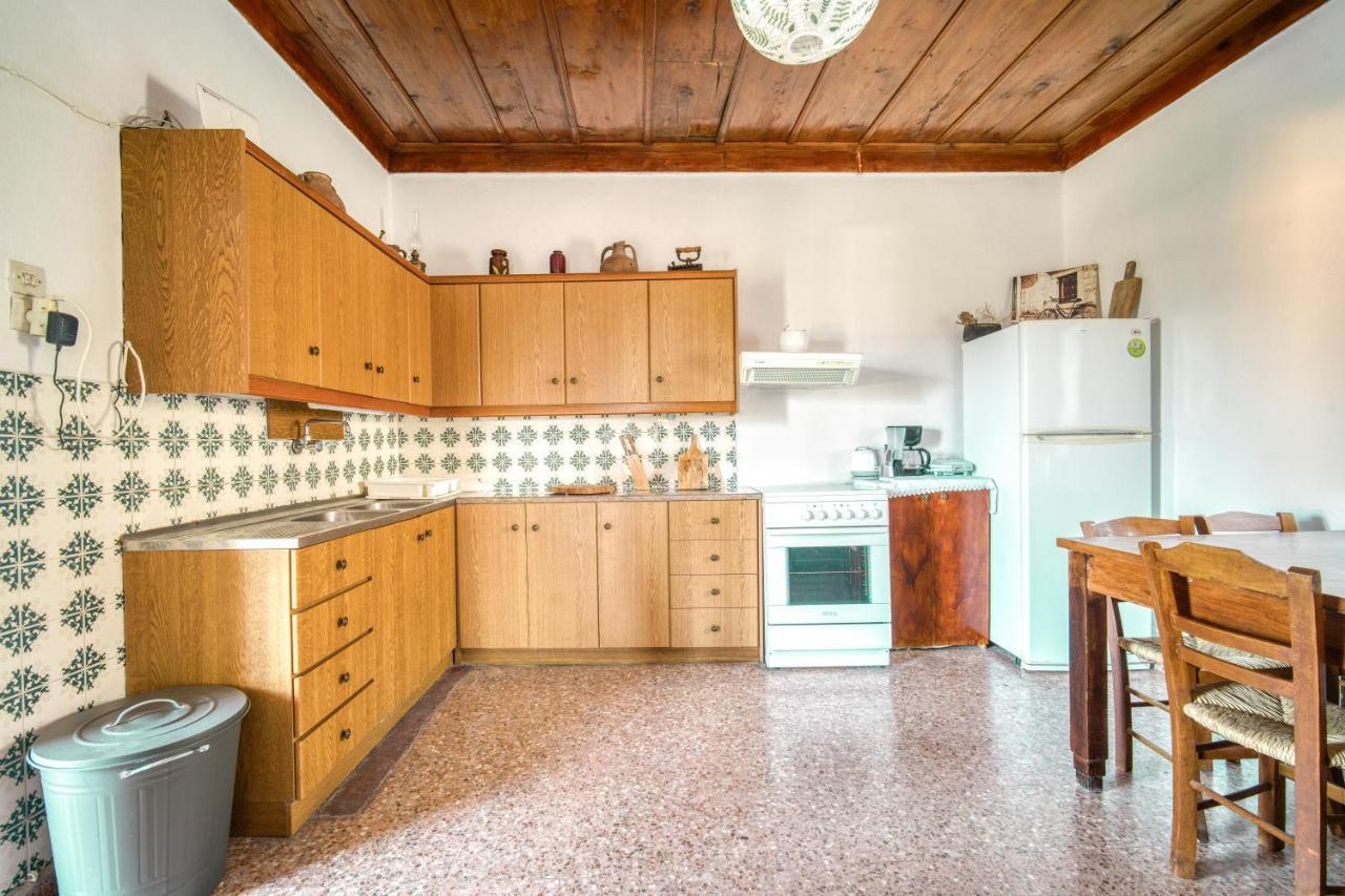 Serenity View - Traditional Village Apartment Kouses Exterior photo