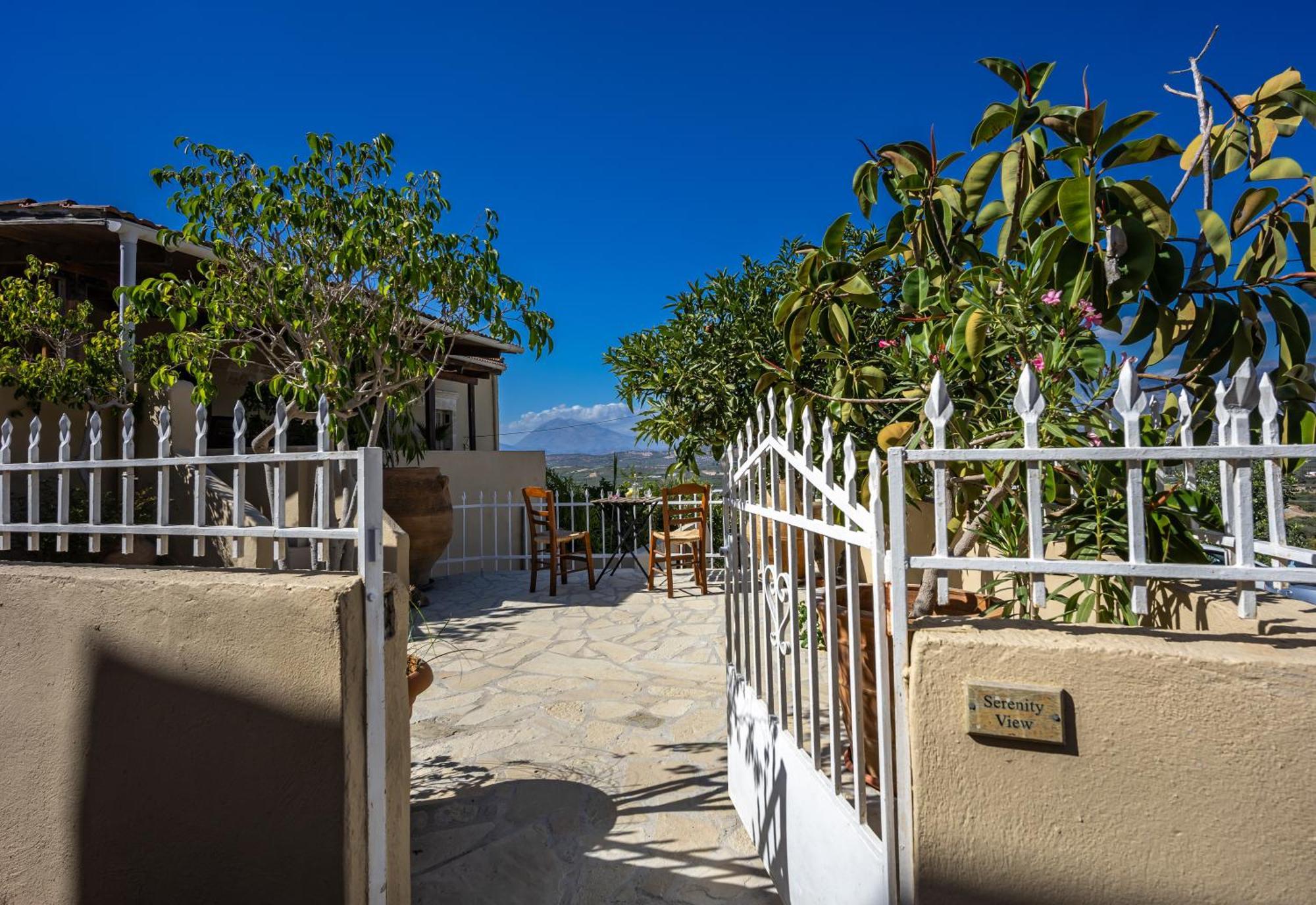 Serenity View - Traditional Village Apartment Kouses Exterior photo